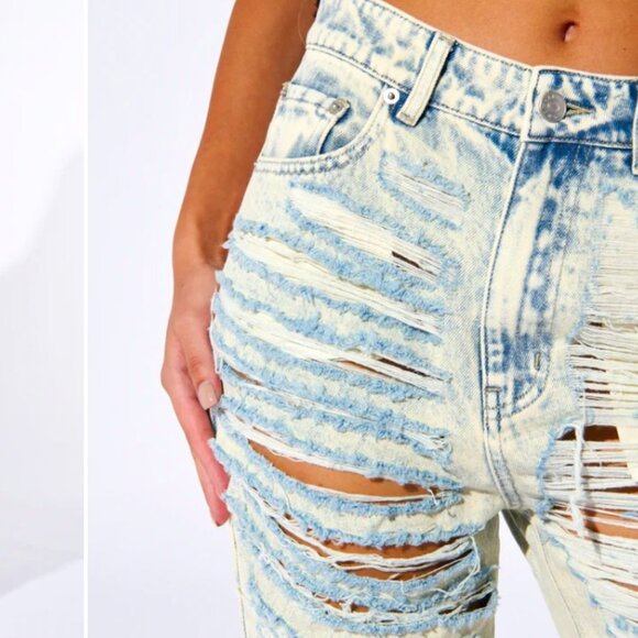 Callie Lives Shredded & Distressed AKIRA Over It High Rise Light Wash Jeans XL - Picture 8 of 8